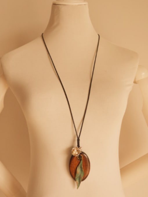 Dandelion Ethic Style Wooden Leaf Shape Necklace 1