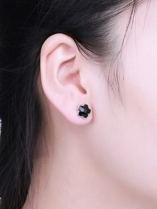 One Silver Black Flower Shaped Carnelian stud Earring 1