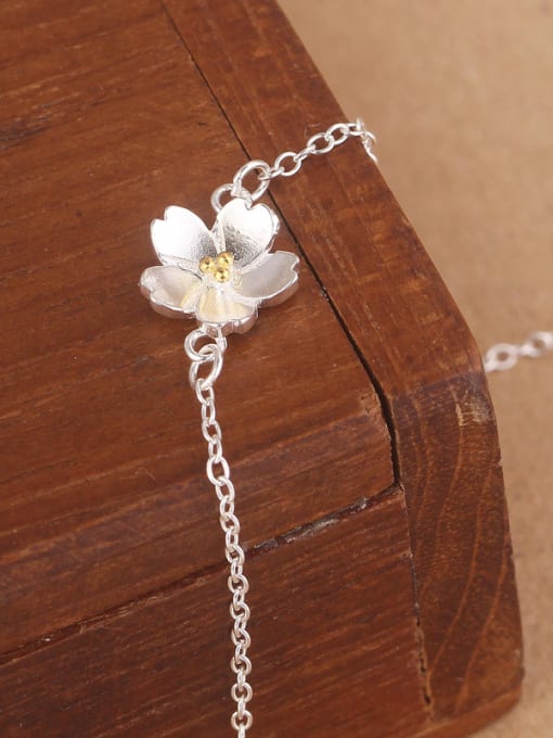 Peng Yuan Simple Flower Bracelet 1
