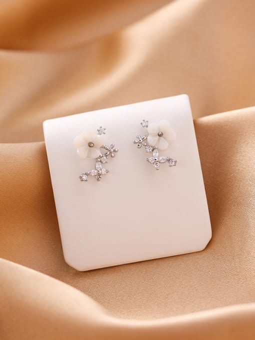 C Water droplets Alloy With Platinum Plated Cute Acrylic Flower Stud Earrings