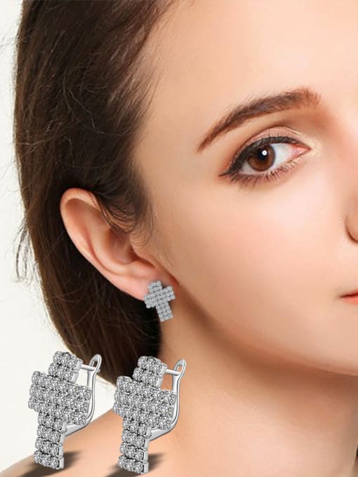 Ya Heng Heart-shape Simple Style Crystal Stud Earrings 1