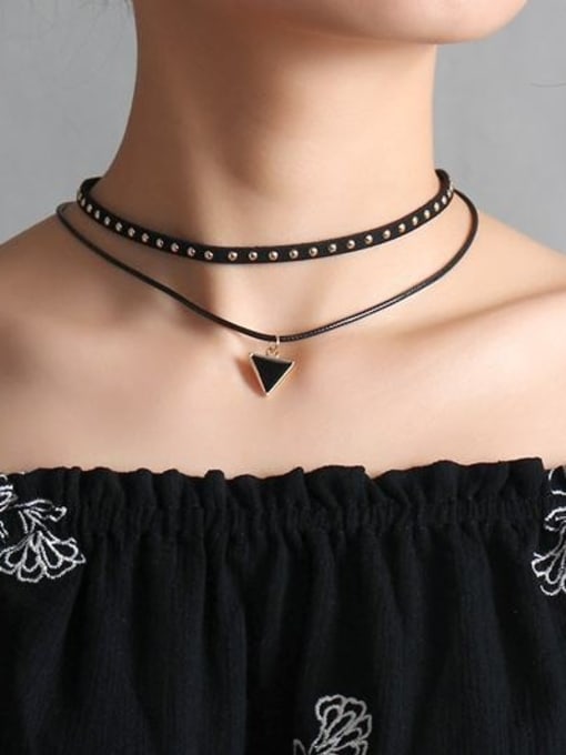 CONG Fashionable Triangle Shaped Artificial Leather Glue Necklace 1