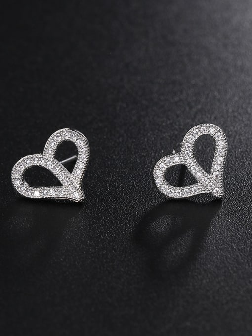 Mo Hai Copper With Platinum Plated Simplistic Heart Stud Earrings 0