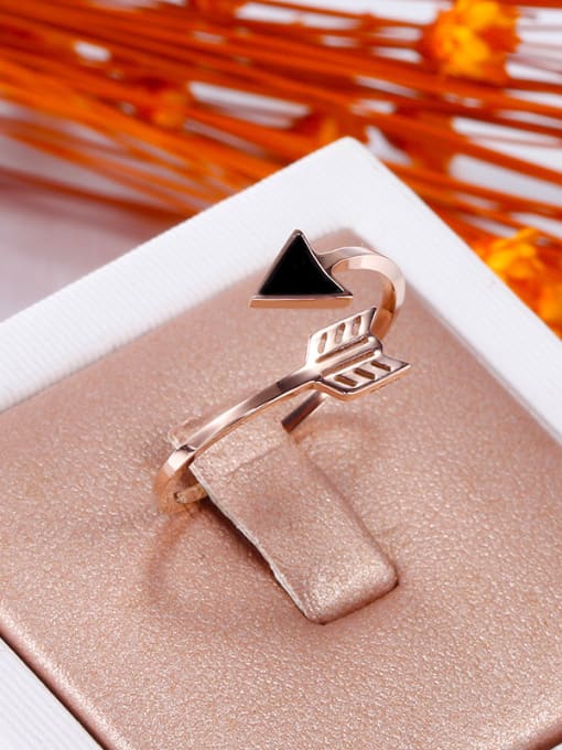 OUXI Female Fashion Rose Gold Arrow Shaped Titanium Ring 1