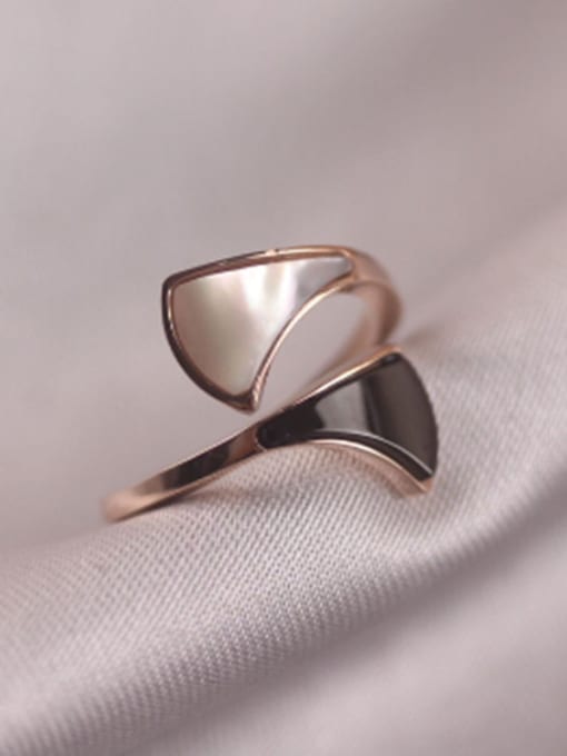 Rose Gold 6 Leaves Shell Opening Fashion Ring