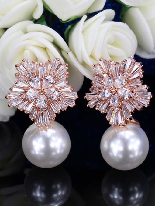 L.WIN Snowflake Shell Pearls Cluster earring 1