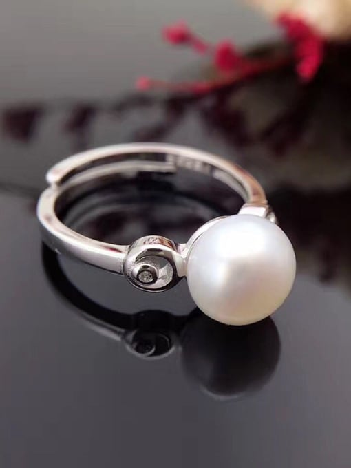 EVITA PERONI 2018 Simple Freshwater Pearl Ring 2