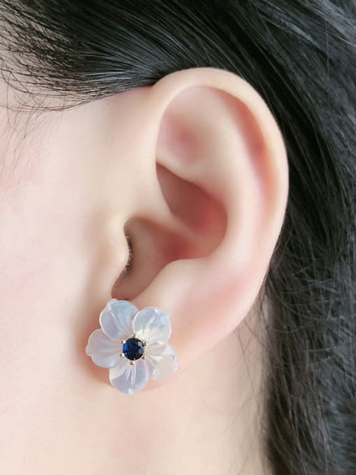 ROSS Copper With  Shell Cute Flower Stud Earrings 1