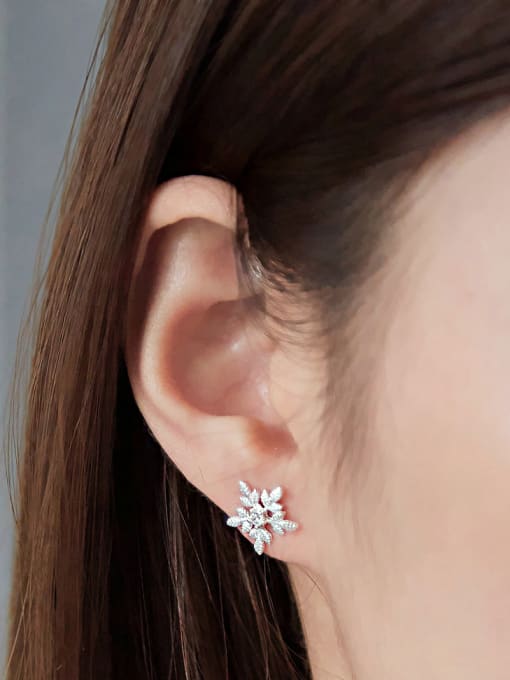 ZK Simple Snowflake Cubic Zircon 925 Sterling Silver Stud Earrings 1