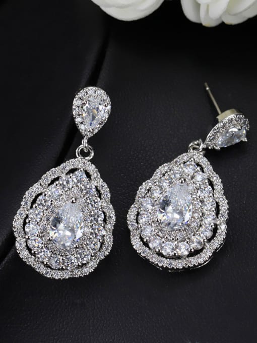 White Wedding Fashionable Water Drop Cluster earring