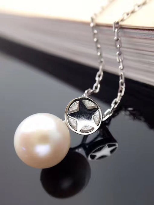 EVITA PERONI Freshwater Pearl Five-pointed Star Necklace 1