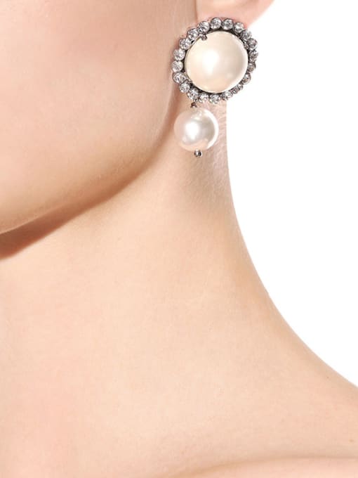 KM Artificial Pearls Alloy Women Fashion Stud Earrings 1