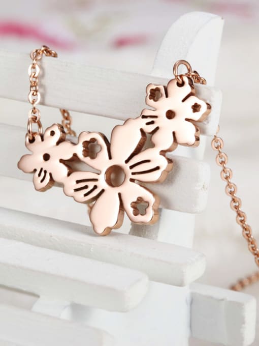 JINDING Europe And The United States The Plum Blossom Rose Gold Necklace 2