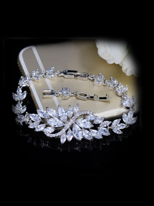 White Luxury Temperament Zircon Bracelet