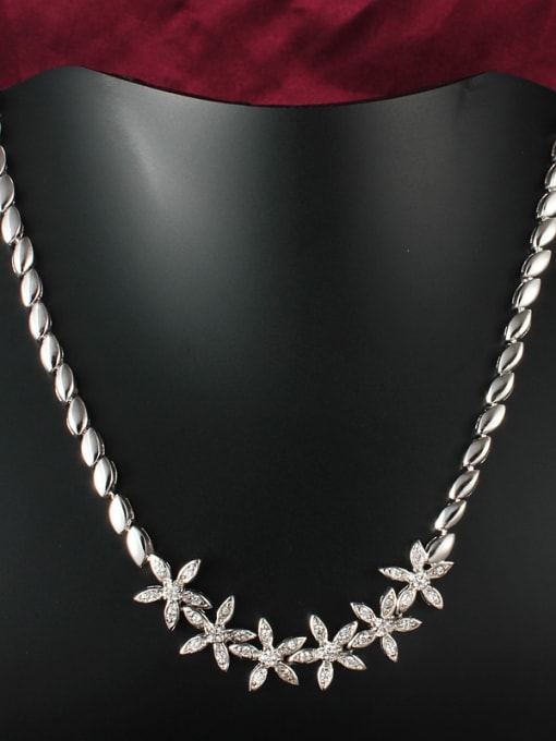 SANTIAGO Trendy Platinum Plated Flower Shaped Zircon Necklace 1