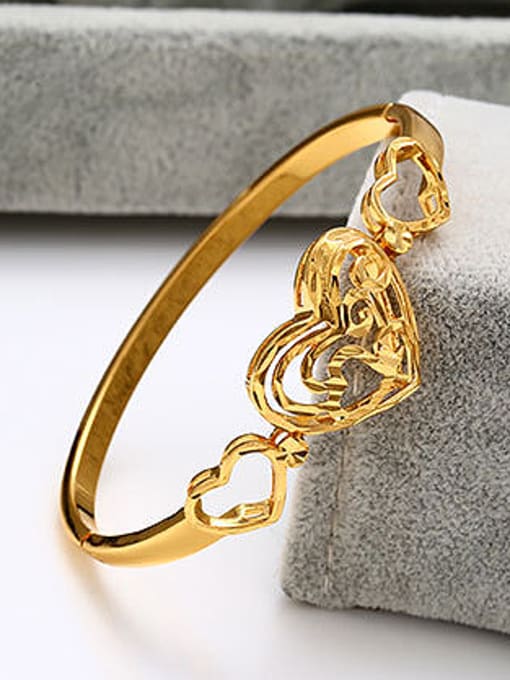 XP Copper Alloy 24K Gold Plated Classical Heart-shaped Hollow Bangle 1