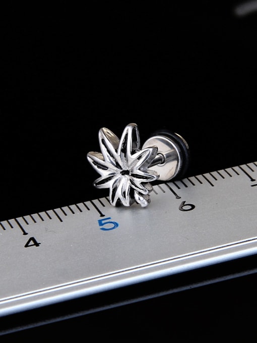 BSL Stainless Steel With Antique Silver Plated Vintage Leaf Stud Earrings 2