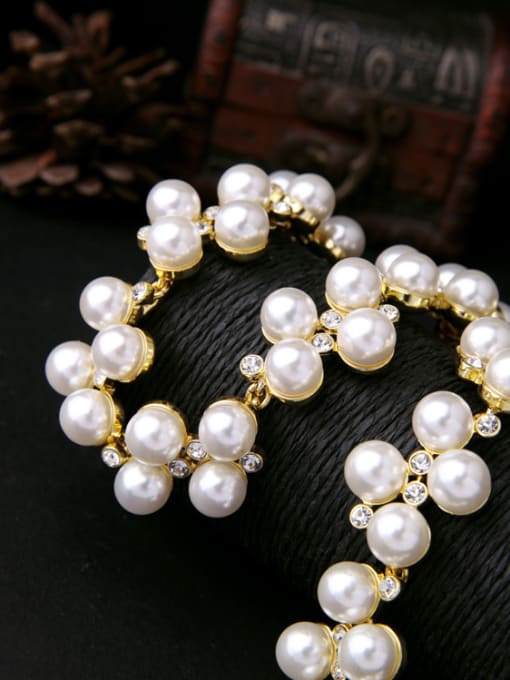 KM Elegant Artificial Pearls Women Necklace 2