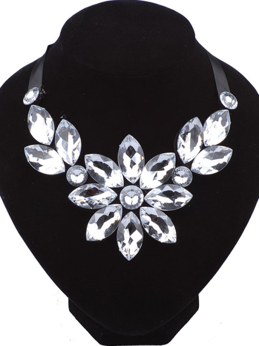 Qunqiu Exaggerated Marquise Resin Flower Black Ribbon Necklace 3
