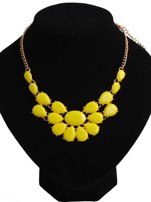 Qunqiu Fashion Geometrical Resin Alloy Gold Plated Necklace 1