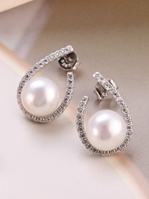 Silvery 2018 Freshwater Pearl Water Drop shaped stud Earring