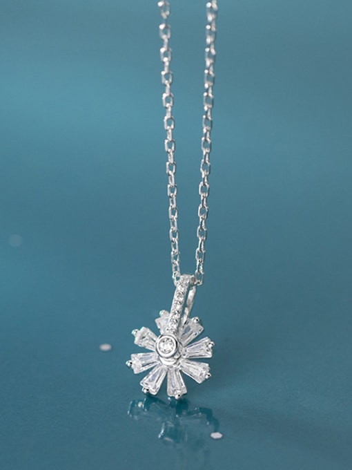 Rosh 925 Sterling Silver With Platinum Plated Cute Flower Necklaces