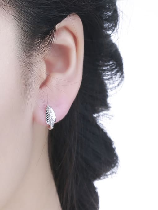 One Silver Exquisite Leaf Shaped stud Earring 1