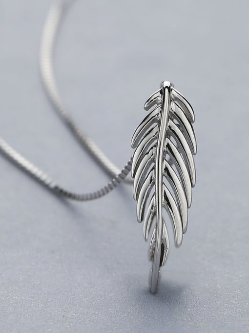 One Silver 2018 Feather Shaped Necklace 0