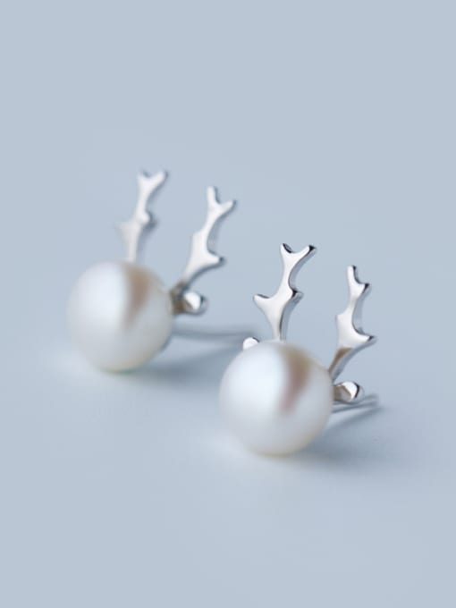 white Lovely Antlers Shaped Artificial Pearl Stud Earrings