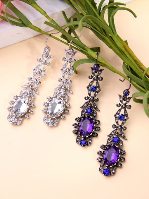 KM Artificial Crystals Sparking Flower Shaped Drop Earrings 2