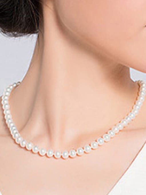 EVITA PERONI 2018 Round Freshwater Pearls Necklace 1
