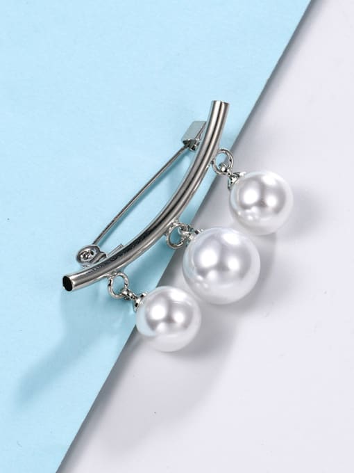 XD8753 white K Alloy With Artificial Pearl  Simplistic Irregular Brooches