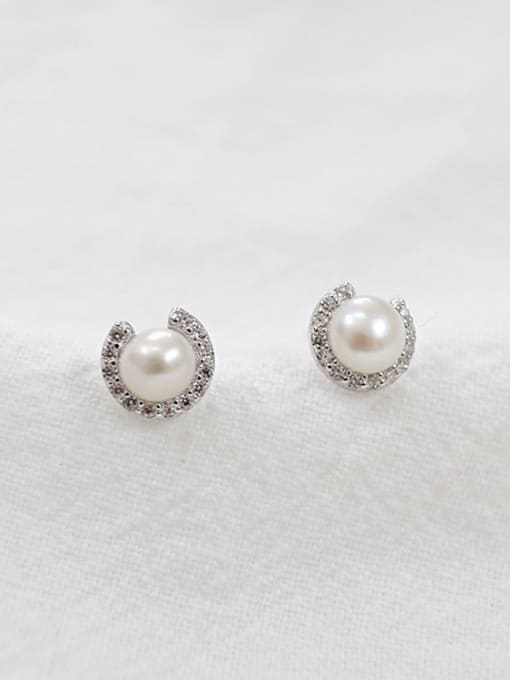 DAKA Fashion White Freshwater Pearl Round Silver Stud Earrings 0