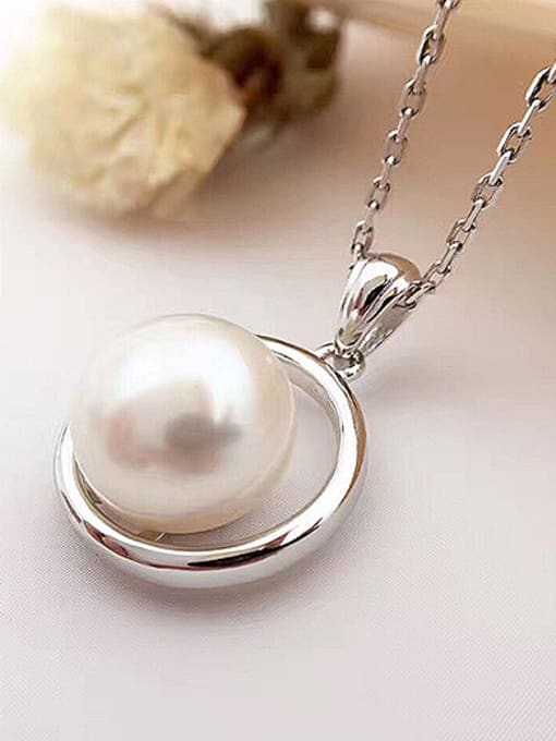 EVITA PERONI 2018 2018 Freshwater Pearl Round Necklace 1