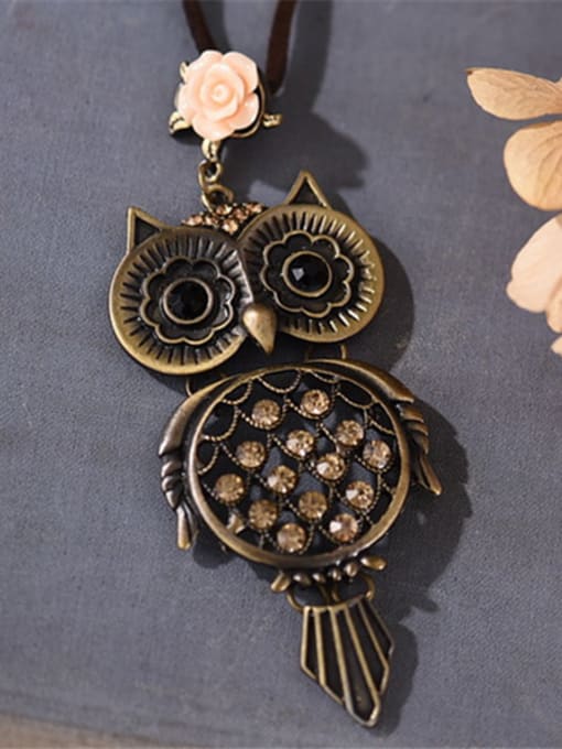 Dandelion Women Delicate Owl Shaped Rhinestones Necklace 1