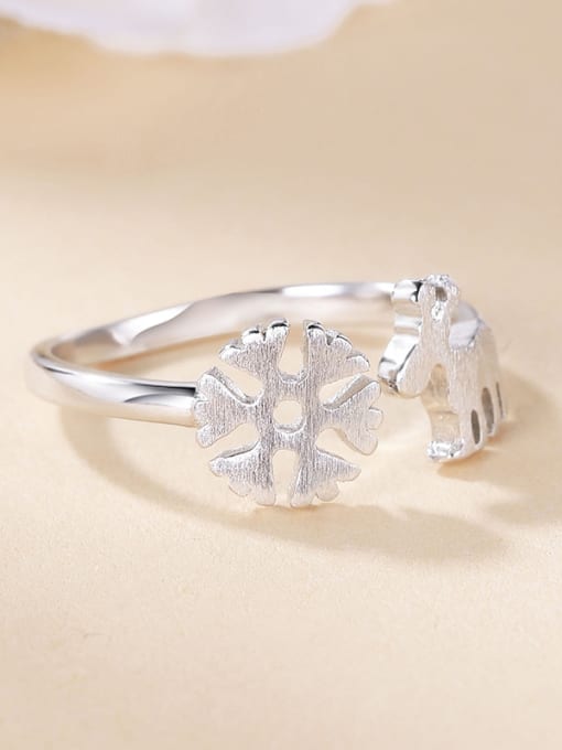One Silver 925 Silver Snowflake Shaped Ring 2