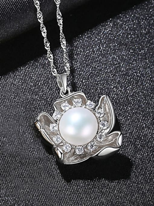 White -7D09 925 Sterling Silver With Artificial Pearl Simplistic Flower Necklaces