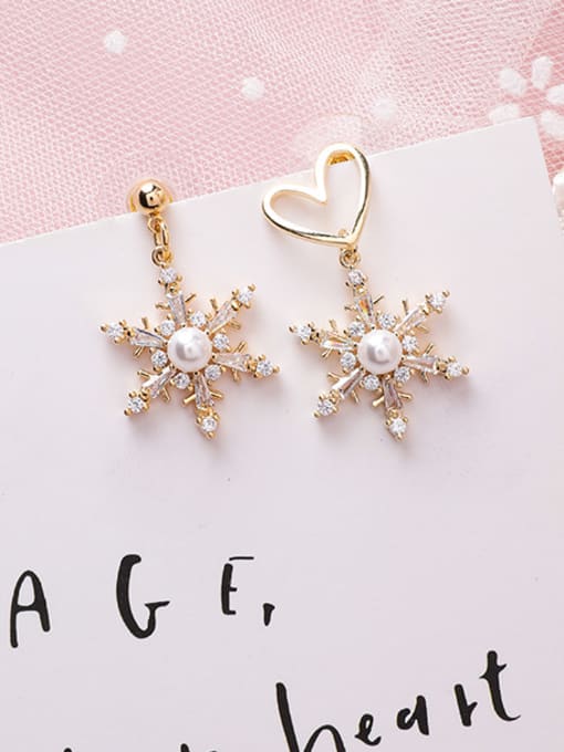 C love asymmetric Alloy With Rose Gold Plated Simplistic Snowflake Drop Earrings