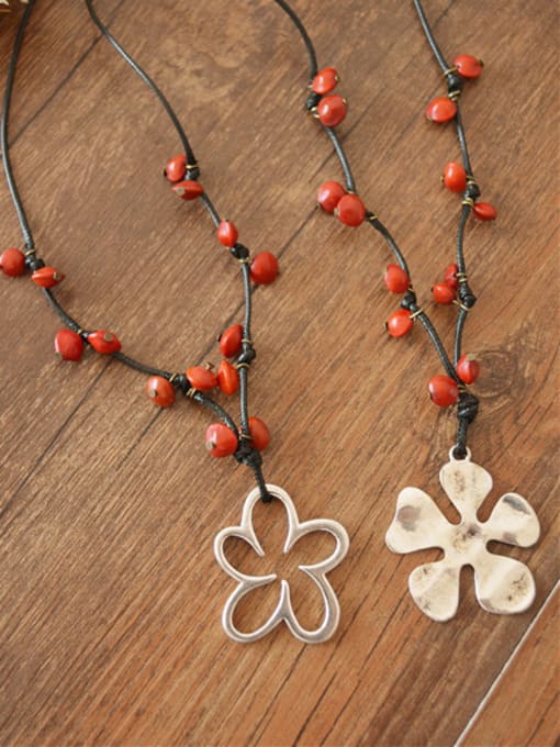 Dandelion Elegant Flower Shaped Red Beads Necklace 3