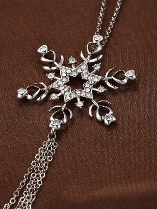 White Snowflakes Shaped Sweater Necklace