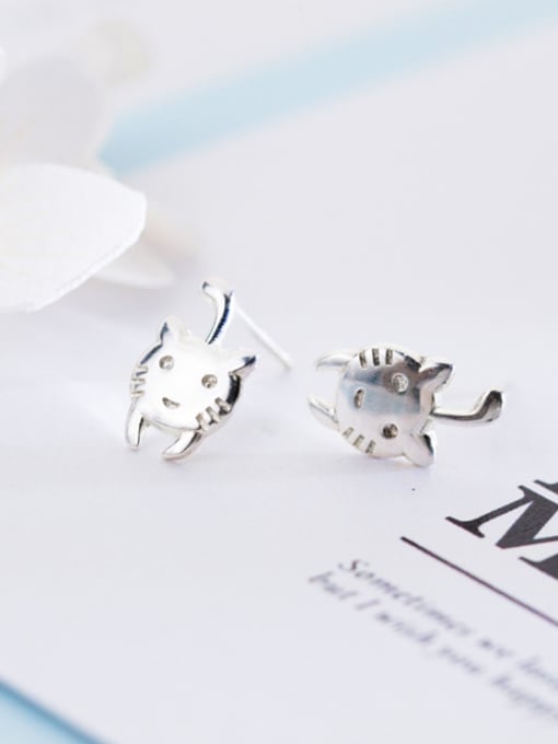 white Personality Cat Shaped S925 Silver Stud Earrings