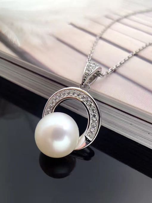 EVITA PERONI 2018 Simple Freshwater Pearl Round Necklace 2