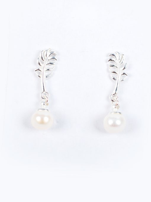 Lang Tony Fashion Leaf Shaped Freshwater Pearl Earrings 0