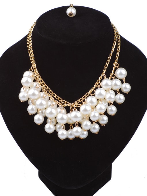 Qunqiu Elegant White Imitation Pearls Gold Plated Alloy Necklace