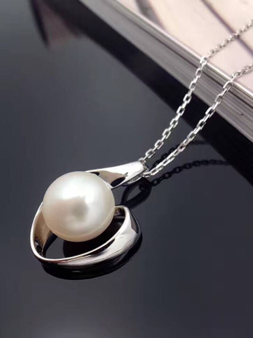 EVITA PERONI 2018 Freshwater Pearl Six-shaped Necklace 0