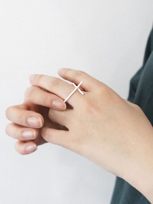 DAKA Personalized Simple Cross Silver Ring 1
