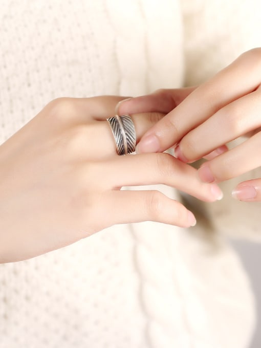 Peng Yuan Retro Leaf Silver Handmade Ring 1