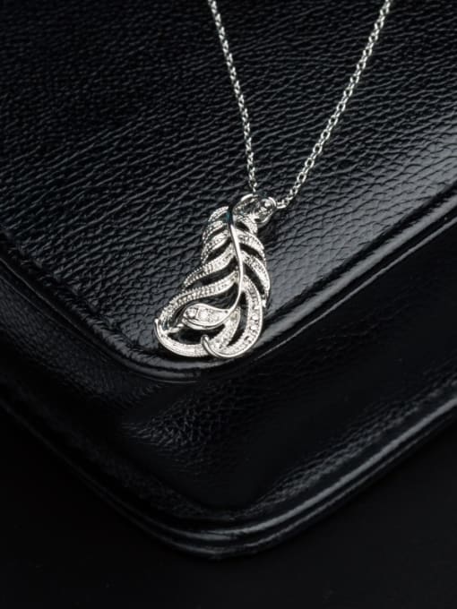 Ronaldo Unisex Platinum Plated Leaf Shaped Necklace 3