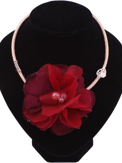 Qunqiu Exaggerated Handmade Lace Flower Pendant Necklace 2