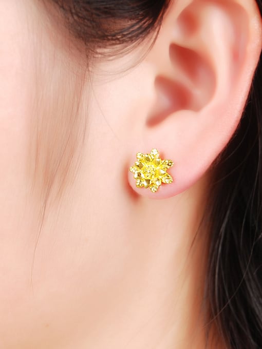 Yi Heng Da Vintage 24K Gold Plated Flower Shaped Stud Earrings 1